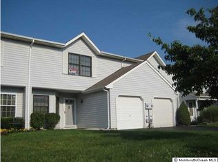 18 Harbor Cir, Freehold, NJ 07728