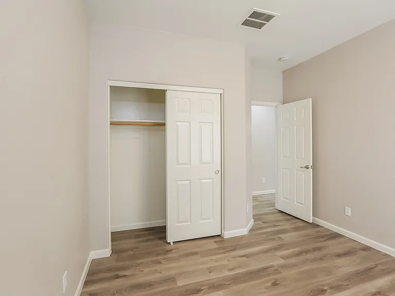 9419 W Elwood St — Photo 13