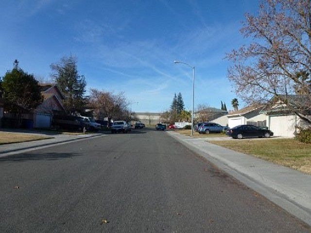 2nd image of 216 Arbor Crest Way