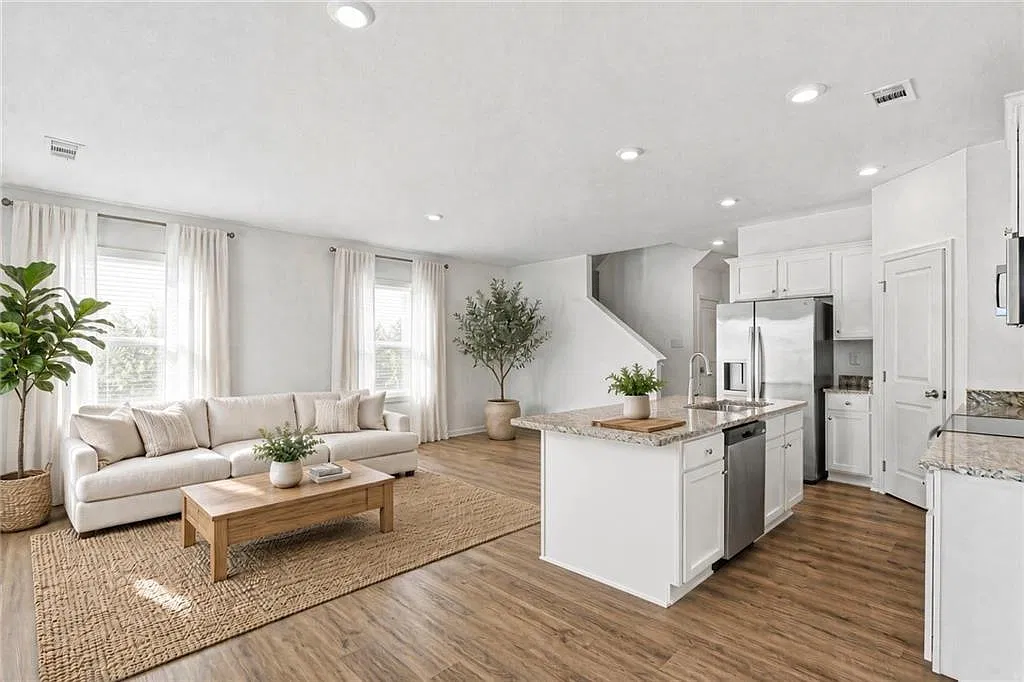 3 bed, 2.5 bath, 1808 sqft, $2,200 — Photo 1