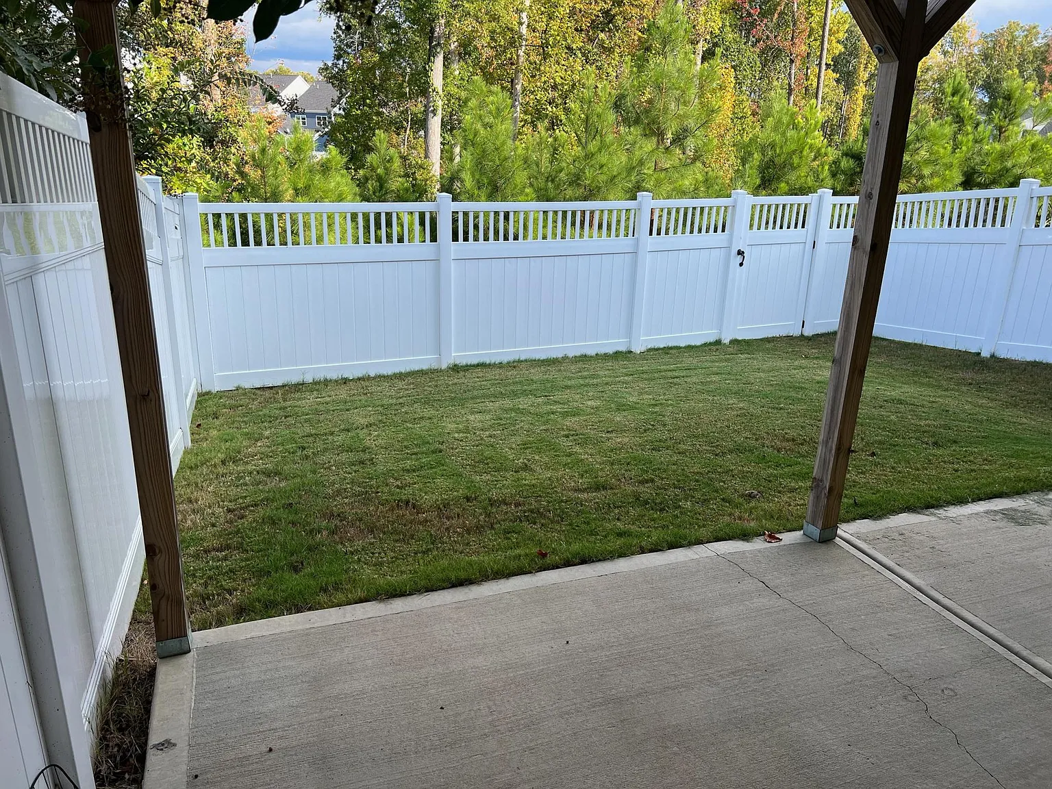3 bed, 2160 sqft, $2,495 — Photo 2