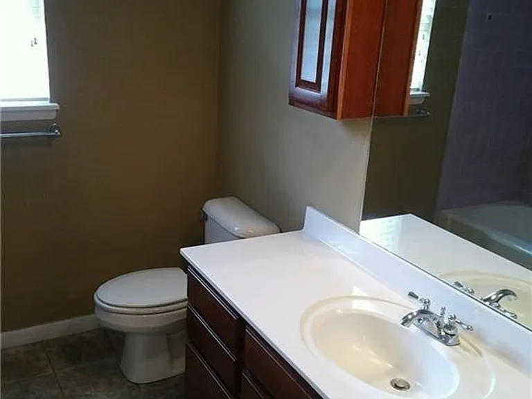 1720 E Zion Rd — Photo 12