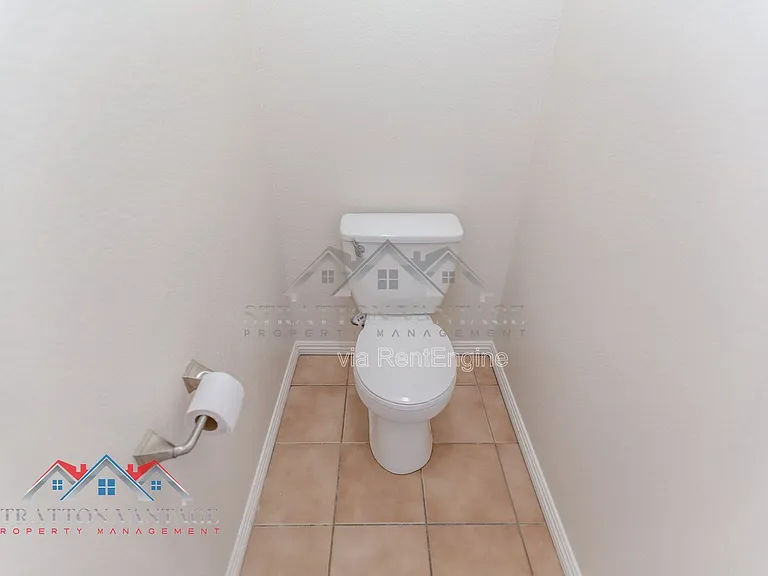 5706 N 74th Dr — Photo 35