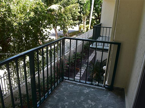 4th image of 1777 Michigan Ave APT 305