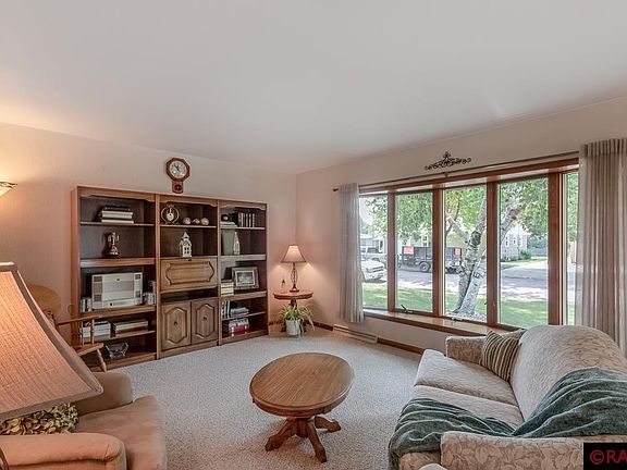 2nd image of 410 N Belmont Dr