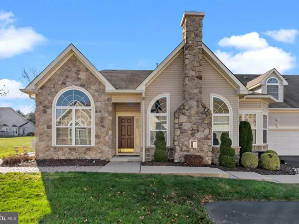 14 Fairway Dr #171, Warminster, PA 18974