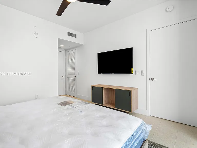 159 NE 6th St #2707 — Photo 8