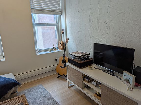 3rd image of 274 Cambridge St APT 6