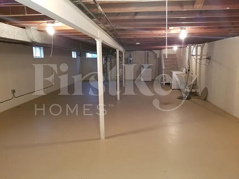 1526 Mandel Ave — Photo 9
