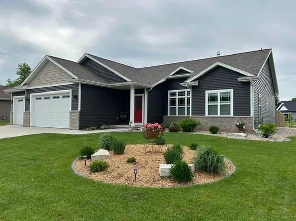 606 W 3rd St, Shawano, WI 54166