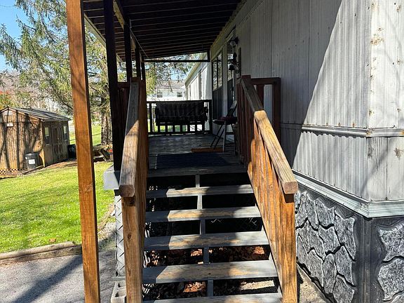 3rd image of 127 Sunny Acres