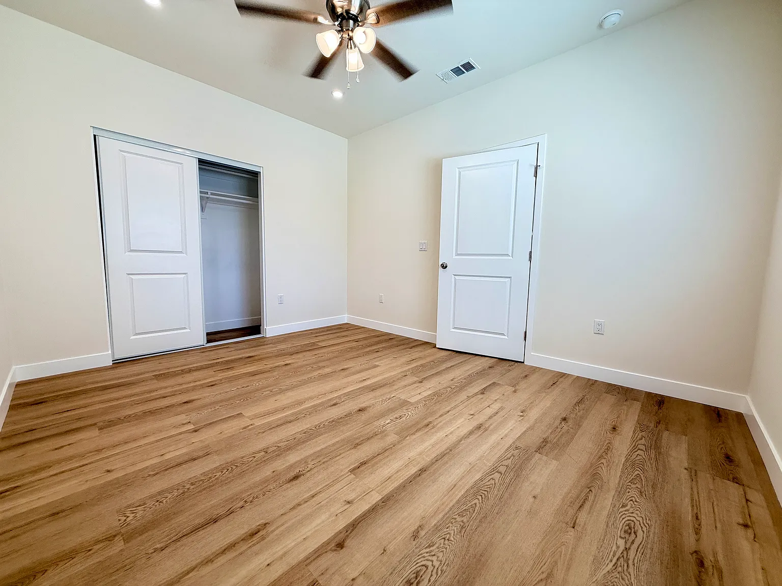 Shamrock Ave, Fountain Valley — Photo 4
