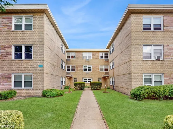 4629 Main St APT 2A, Skokie, IL 60076