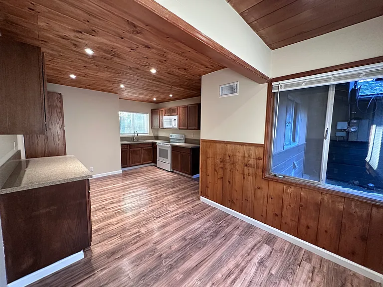 26785 Cedar St #A — Photo 11