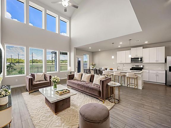 4th image of 5814 Wayne Way