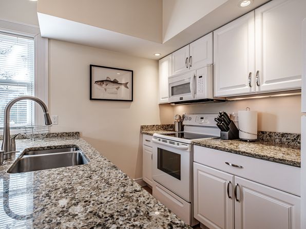 161 Pearl St #1