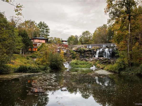 (undisclosed Address), Rhinebeck, NY 12572