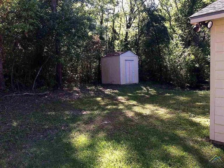 1432 Southridge Yard-Storage