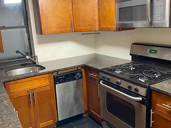 3rd image of 235 E 13th St #D