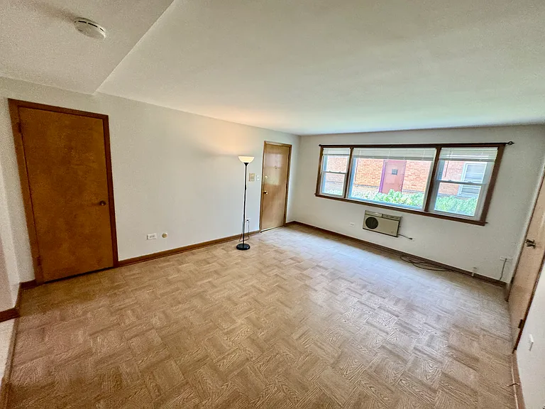 6245 N Northwest Hwy #103 — Photo 4