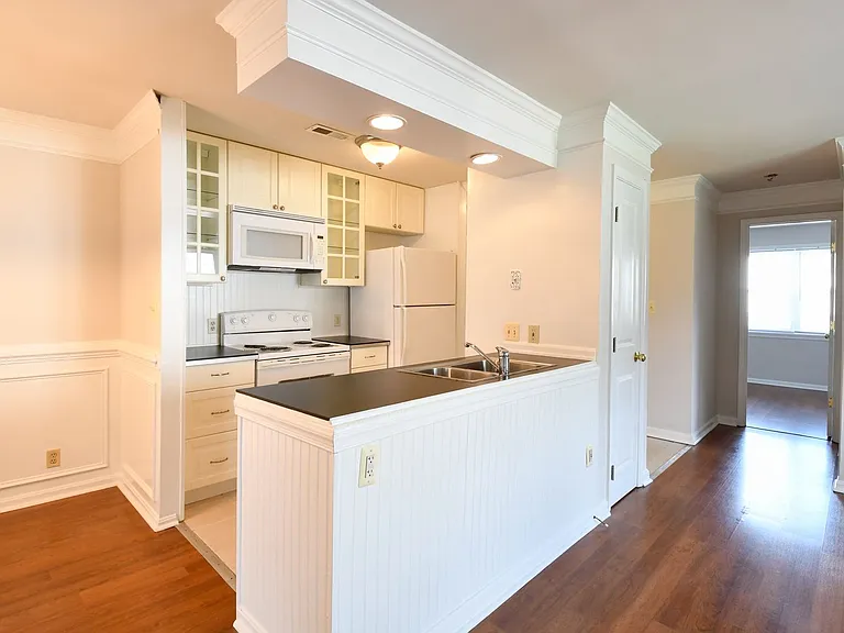 102 Chesterfield Ln #201 — Photo 29