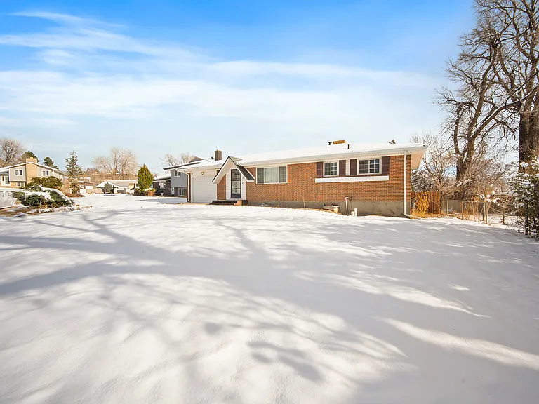 638 Dove Pl — Photo 4
