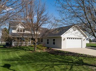 305 NE 72nd St, Pleasant Hill, IA 50327