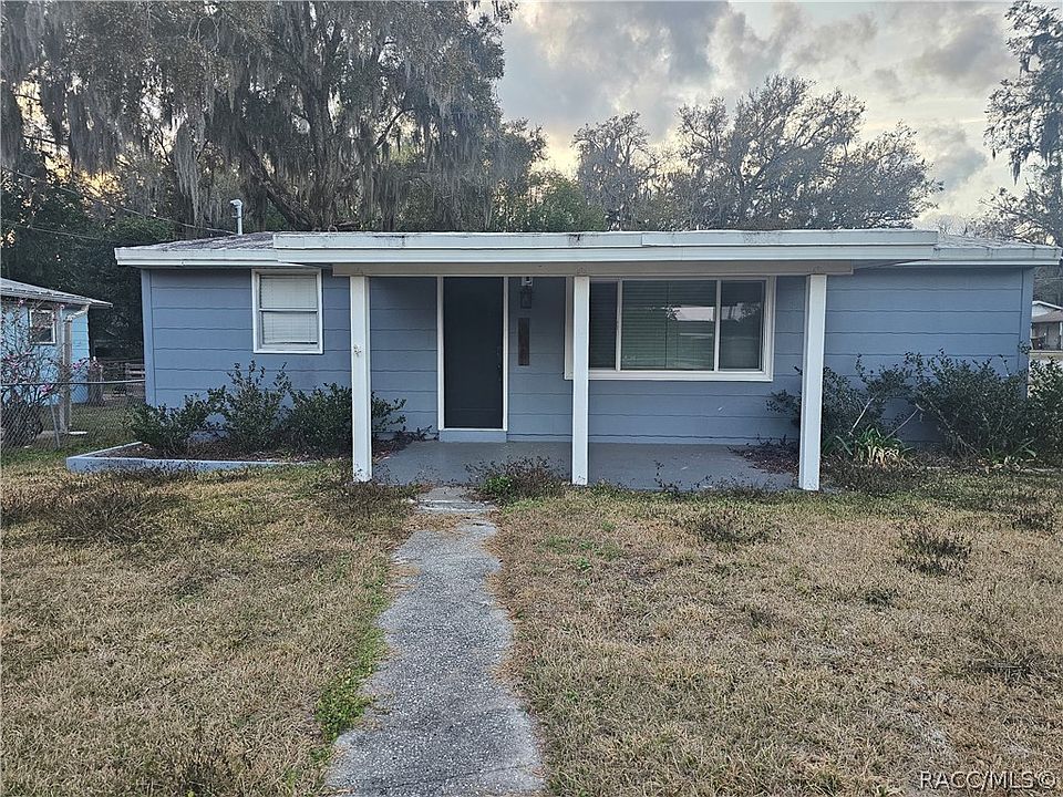 2nd image of 706 SE 32nd Ave
