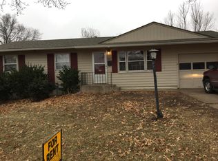 3201 SW 32nd St, Topeka, KS 66614