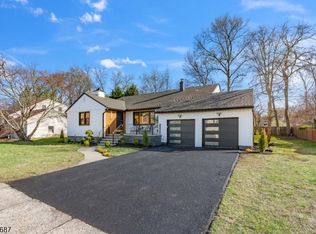 185 Colonial Rd, Emerson, NJ 07630