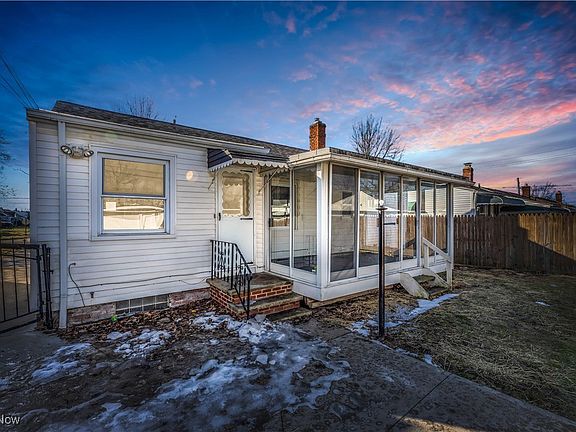 5th image of 18201 Garden Blvd