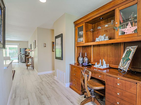 4th image of 296 Leisure World