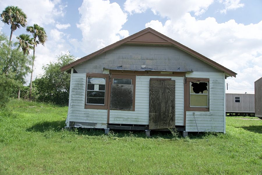 1st image of 1129 W Kenedy Ave