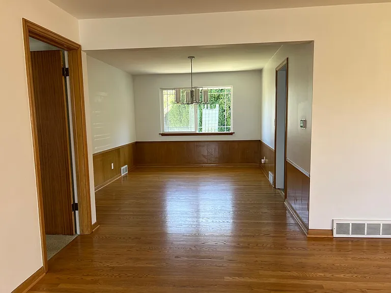 2154 50th Ave SW — Photo 3