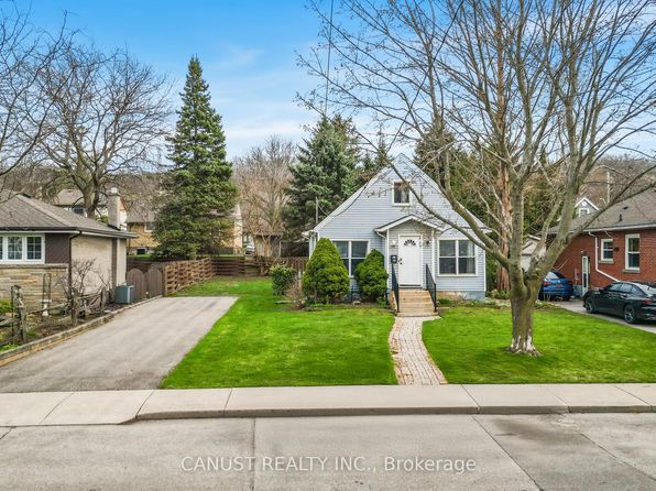 19 Beaucourt Rd, Hamilton, ON L8S 2R1