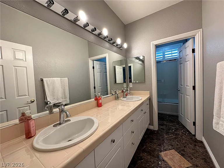 1211 Martini Dr — Photo 33