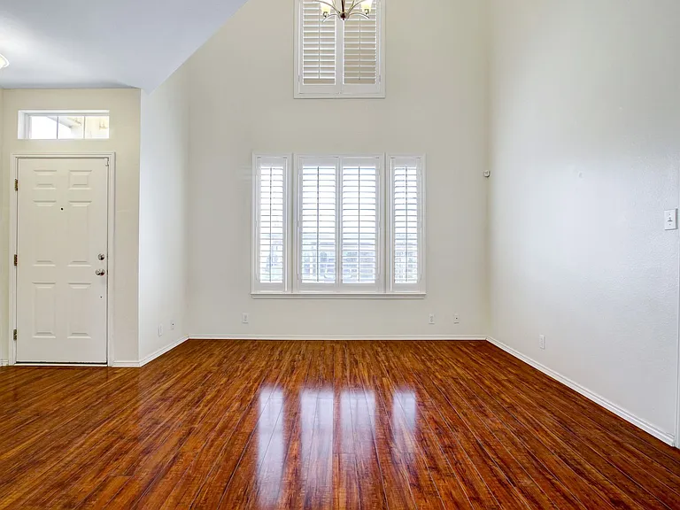 2619 Crown Arbor Dr — Photo 6