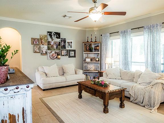 5th image of 1020 Cardinal Dr