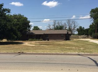 1148 W California St, Seymour, TX 76380