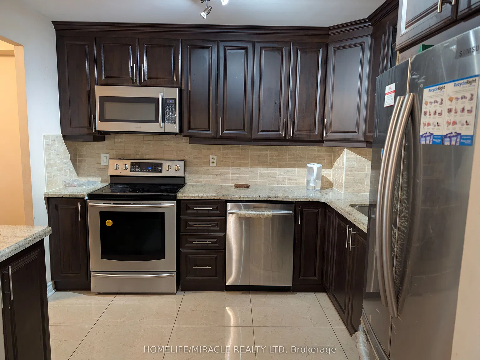 3 bed, $2,499 — Photo 2