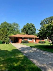 3805 Pineneedle Dr, Greensboro, NC, 27405