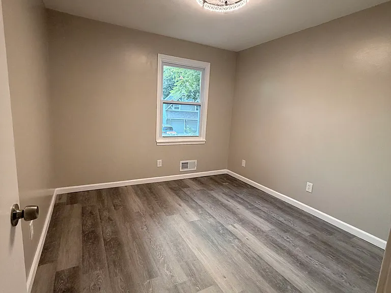 1632 S Kenwood St — Photo 21