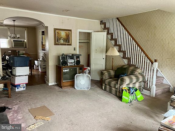 3rd image of 6746 Souder St