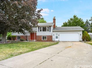 7183 Cromwell Dr, Jenison, MI 49428