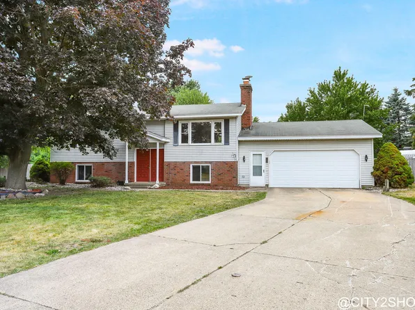 7183 Cromwell Dr, Jenison, MI 49428