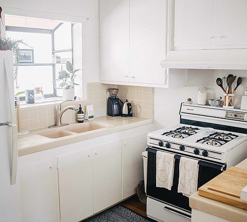 3rd image of 21361 Pacific Coast Hwy APT 2