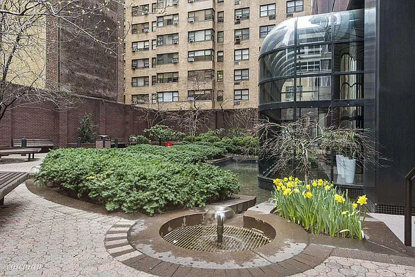 Sold by Corcoran | media 16