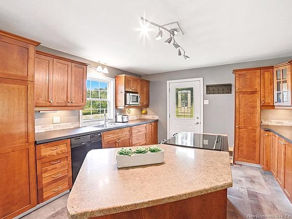 2nd image of 230 Collette Rd