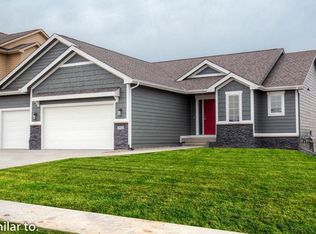 915 NW Ridgeline Ct, Ankeny, IA 50023