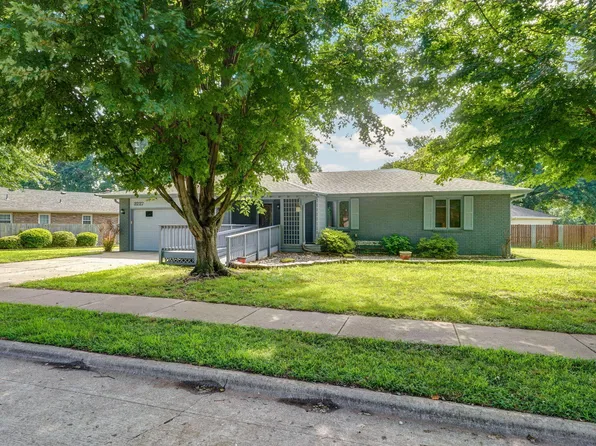 3227 S Virginia Avenue, Springfield, MO 65807